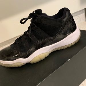 Air Jordan 11 Retro Low/ Black